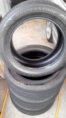 ยาง Bridgestone 215/55 R17 ปี 14