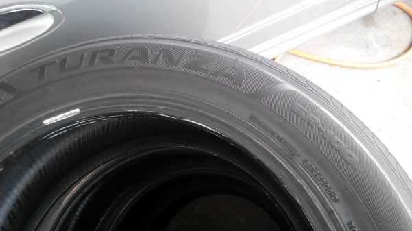 ยาง Bridgestone 215/55 R17 ปี 14