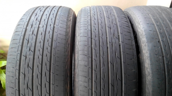 ยาง Bridgestone 215/55 R17 ปี 14