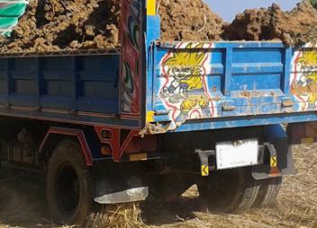 **485,000 บ.ต่อรอง/// 6ล้อดั้มดิน5คิว NISSAN UD DIESEL CMA-150แรง เครื่อง/เกียร์ เดิม 5สปีด Fหน้า-หลัง พ.พาวเวอร์ เบรคลม ดั้ม3.70ม.ยาง8.25/16 สวย พร้อมใช้ **ขาย NISSAN UD 150HP 6ล้อดั้มดิน5คิว สภาพสวย พร้อมใช้งาน เล่มครบ NISSAN UD DIESEL CMA81B FD6-6สูบ 1 **485,000 บ.ต่อรอง/// 6ล้อดั้มดิน5คิว NISSAN UD DIESEL CMA-150แรง เครื่อง/เกียร์ เดิม 5สปีด Fหน้า-หลัง พ.พาวเวอร์ เบรคลม ดั้ม3.70ม.ยาง8.25/16 สวย พร้อมใช้ **ขาย NISSAN UD 150HP 6ล้อดั้มดิน5คิว สภาพสวย พร้อมใช้งาน เล่มครบ NISSAN UD DIESEL CMA81B FD6-6สูบ 1