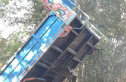 **485,000 บ.ต่อรอง/// 6ล้อดั้มดิน5คิว NISSAN UD DIESEL CMA-150แรง เครื่อง/เกียร์ เดิม 5สปีด Fหน้า-หลัง พ.พาวเวอร์ เบรคลม ดั้ม3.70ม.ยาง8.25/16 สวย พร้อมใช้ **ขาย NISSAN UD 150HP 6ล้อดั้มดิน5คิว สภาพสวย พร้อมใช้งาน เล่มครบ NISSAN UD DIESEL CMA81B FD6-6สูบ 1 **485,000 บ.ต่อรอง/// 6ล้อดั้มดิน5คิว NISSAN UD DIESEL CMA-150แรง เครื่อง/เกียร์ เดิม 5สปีด Fหน้า-หลัง พ.พาวเวอร์ เบรคลม ดั้ม3.70ม.ยาง8.25/16 สวย พร้อมใช้ **ขาย NISSAN UD 150HP 6ล้อดั้มดิน5คิว สภาพสวย พร้อมใช้งาน เล่มครบ NISSAN UD DIESEL CMA81B FD6-6สูบ 1