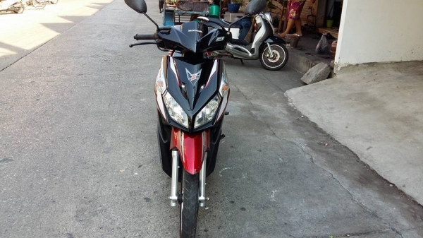 Click i ปี 53 สีแดง ดำ รถสวยมาก เครื่องเดิม แน่นๆ มีเล่ม เอกสารครบ ไม่ผิดหวังแน่นอน โทร. 02-9165022,099-0812001