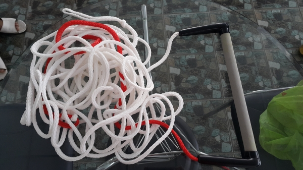 ขายเชือกลอยน้ำสำหรับ wake board