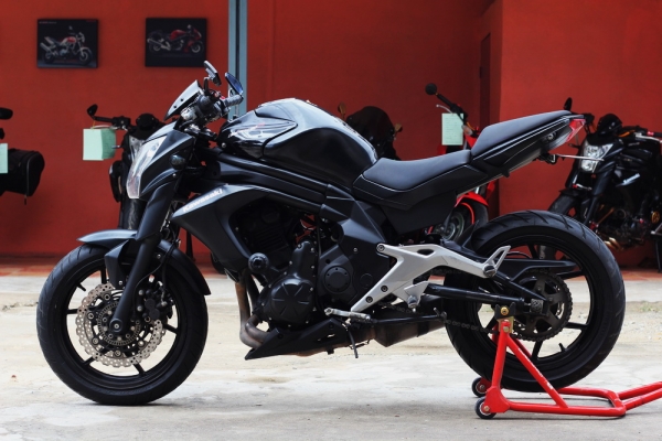 <เอิร์ท พิดโลก>ขาย ER6N 2013 สีดำแต่ง ท่อฟูล