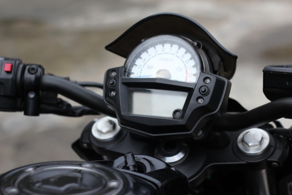 <เอิร์ท พิดโลก>ขาย ER6N 2013 สีดำแต่ง ท่อฟูล