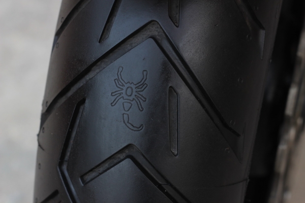 <เอิร์ท พิดโลก> ขาย Versys 650 ธันวา ปี2012  วิ่งน้อย รถกริฟ ยางใหม่ แต่งSWmotech