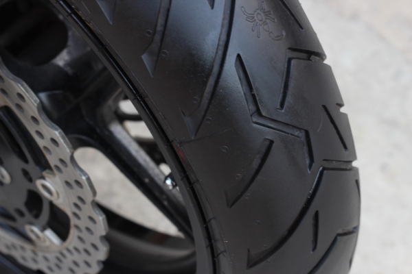 <เอิร์ท พิดโลก> ขาย Versys 650 ธันวา ปี2012  วิ่งน้อย รถกริฟ ยางใหม่ แต่งSWmotech