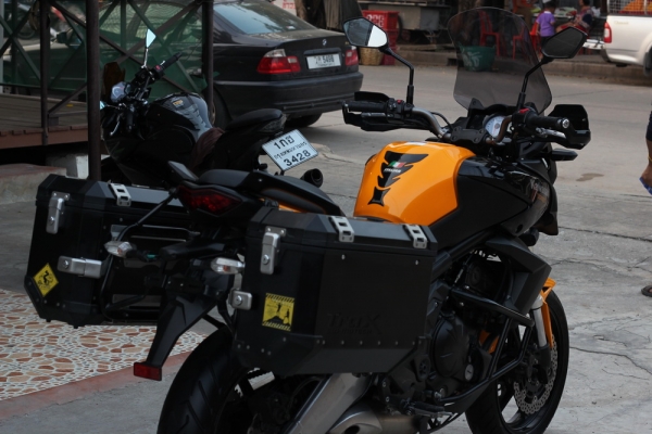 <เอิร์ท พิดโลก> ขาย Versys 650 ธันวา ปี2012  วิ่งน้อย รถกริฟ ยางใหม่ แต่งSWmotech