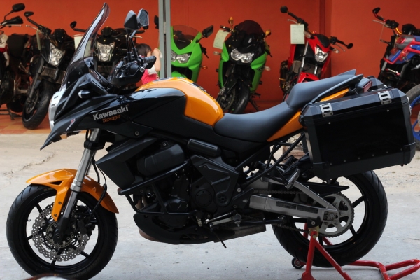 <เอิร์ท พิดโลก> ขาย Versys 650 ธันวา ปี2012  วิ่งน้อย รถกริฟ ยางใหม่ แต่งSWmotech