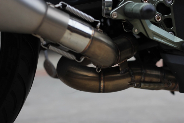 <เอิร์ทพิดโลก>ขาย R3 สภาพสวย ไม่มีล้มไม่มีชน วิ่ง5,xxxโล เกียรโยง ท่อสูตร ของเดิมครบ