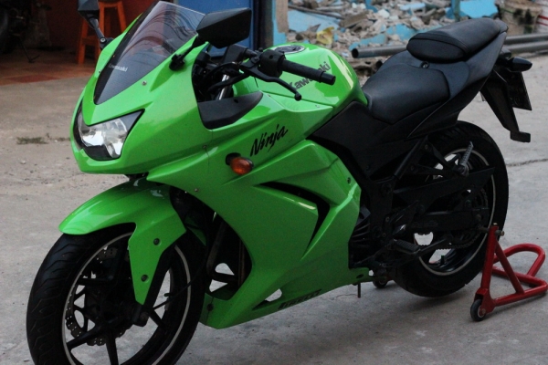 <เอิร์ท พิดโลก> ขาย Ninja250 สภาพสวยยางใหม่ พีเรียลลี่ ท่อสูตรฟูล