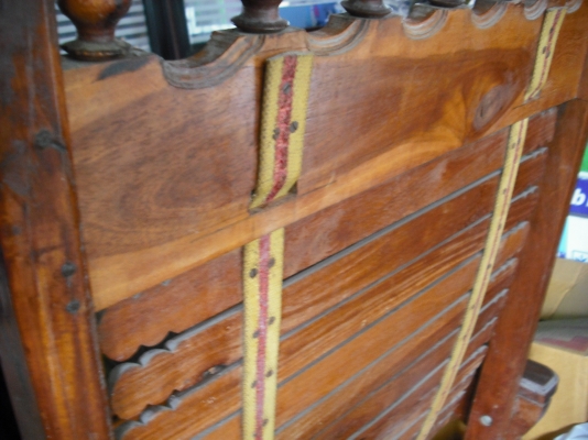 เก้าอี้ไม้ปรับเอนนอนได้