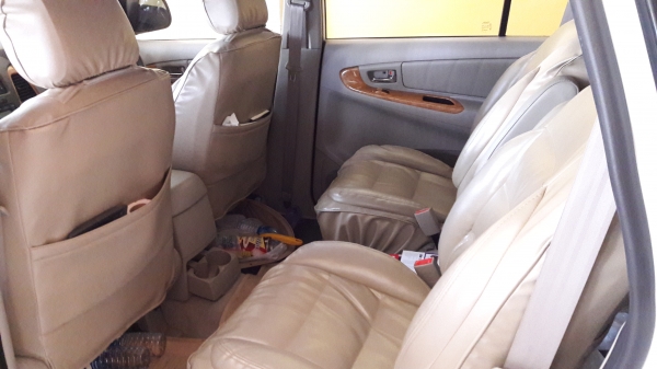 TOYOTA INNOVA ปี 2013  ตัวท๊อบ รถคุณครู ใช้น้อยมาก ห้าหมื่นกว่าโล