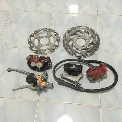 ขายปั้มบนและปั้มล่างและจานดิส ทั้งหมด ราคา 800 บาท พร้อมจัดส่ง