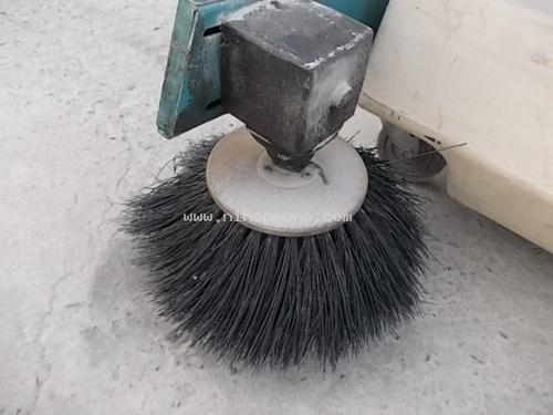 รถทำความสะอาด  TENNANT  140E รหัสสินค้า : 80802720   Line ID: nihonmono  www.nihonmono.com