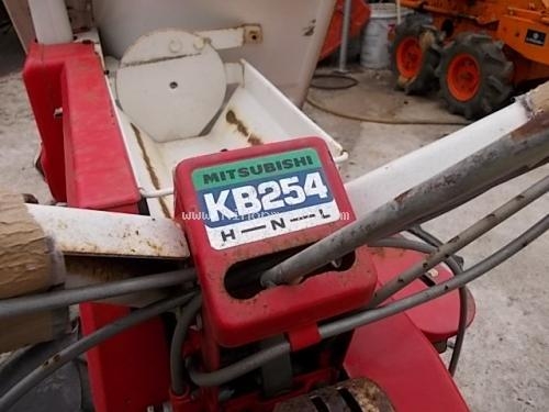 รถเกี่ยวข้าวเดินตาม MITSUBISHI   KB254 รหัสสินค้า : 80802987   Line ID: nihonmono  www.nihonmono.com