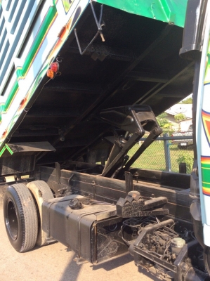 6ล้อ ISUZU ROCKY ดั๊ม เครื่อง 175 แรง เบรคจิ๊ฟฟี่ พวงมาลัยพาว์เวอร์ ช่วงล่างใหญ่ หัวดี เครื่องดี ครัทซีสวย ยาง825 ช่วงล้อ 3.8 ม. รถสวยพร้อมใช้งาน ขาย 600,000 บาท( ศุภากร 081- 1903107 ,081-4252943)