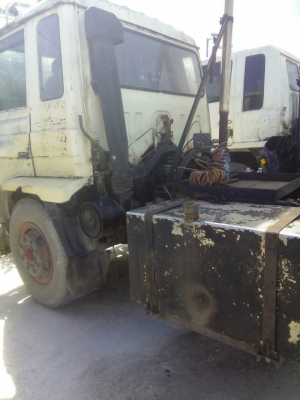 รถนิสสัน 6 ล้อ หัวลาก 180 แรงม้า. ปี 38.    สนใจติดต่อ  081 - 6079515