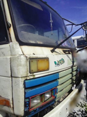 รถนิสสัน 6 ล้อ หัวลาก 180 แรงม้า. ปี 38.    สนใจติดต่อ  081 - 6079515