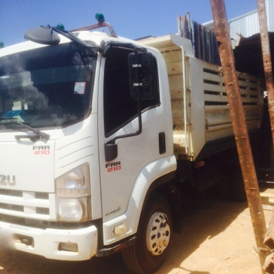 รถอีซูซุ 6 ล้อดั้ม FRR 210 แรงม้า  ปี 53.  ( รถวิ่ง 9x,xxx กม. )    สนใจติดต่อ  081 - 6079515