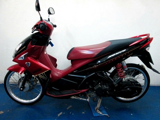 NOUVO Eliganc 135 cc. สีดำแดง สวยโดดเด่นเห็นไกล รถบ้านรักษาดี เครื่องดี สีสวย ล้อ DID โช๊ค YSS แท้ ฟรีโอนจัดไป 21900
