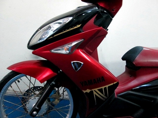 NOUVO Eliganc 135 cc. สีดำแดง สวยโดดเด่นเห็นไกล รถบ้านรักษาดี เครื่องดี สีสวย ล้อ DID โช๊ค YSS แท้ ฟรีโอนจัดไป 21900