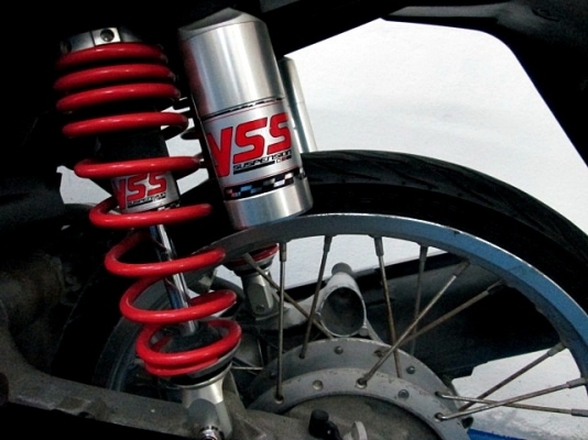 NOUVO Eliganc 135 cc. สีดำแดง สวยโดดเด่นเห็นไกล รถบ้านรักษาดี เครื่องดี สีสวย ล้อ DID โช๊ค YSS แท้ ฟรีโอนจัดไป 21900