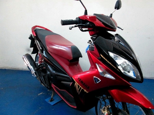 NOUVO Eliganc 135 cc. สีดำแดง สวยโดดเด่นเห็นไกล รถบ้านรักษาดี เครื่องดี สีสวย ล้อ DID โช๊ค YSS แท้ ฟรีโอนจัดไป 21900