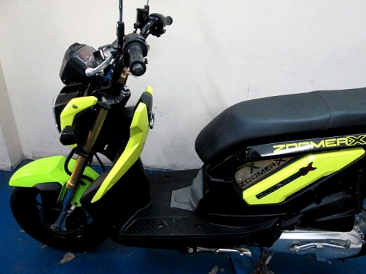 zoomer สีเหลืองตัวใหม่ ไมล์แดง สีสวยโดดเด่นเห็นไกล รถเดือน ตุลาคม ปี 57 ไมล์ 5 พันโล แถม 4รายการ 35900