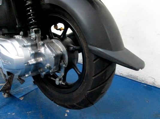 zoomer สีเหลืองตัวใหม่ ไมล์แดง สีสวยโดดเด่นเห็นไกล รถเดือน ตุลาคม ปี 57 ไมล์ 5 พันโล แถม 4รายการ 35900