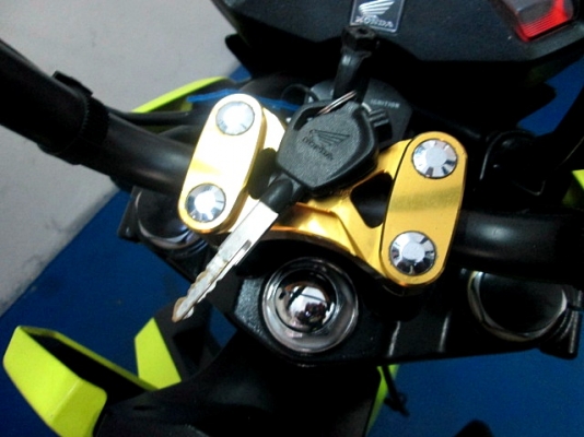 zoomer สีเหลืองตัวใหม่ ไมล์แดง สีสวยโดดเด่นเห็นไกล รถเดือน ตุลาคม ปี 57 ไมล์ 5 พันโล แถม 4รายการ 35900