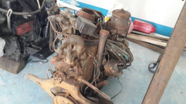 เครื่องยนต์ด็อชย์ M 37  มีไดสตาร์ทครบ  2 เครื่อง ขายทำอะไหล่