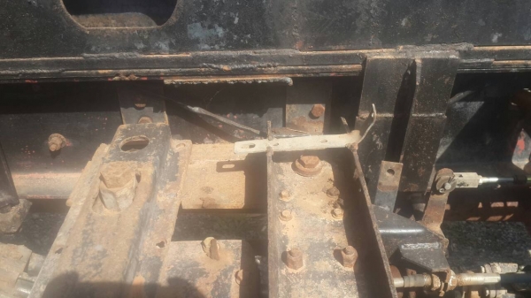 รถอีซูซุ 6 ล้อดั้ม  160 แรงม้า  ปี 33.   สนใจติดต่อ  081 - 6079515