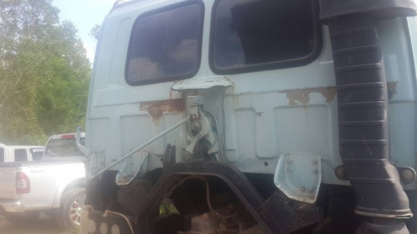 รถอีซูซุ 6 ล้อดั้ม  160 แรงม้า  ปี 33.   สนใจติดต่อ  081 - 6079515