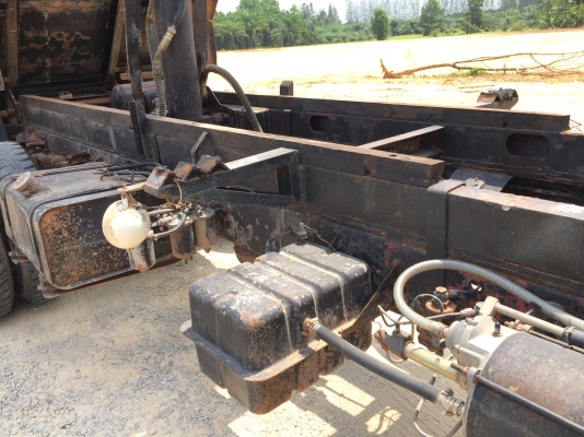 รถอีซูซุ 6 ล้อดั้ม  160 แรงม้า  ปี 33.   สนใจติดต่อ  081 - 6079515