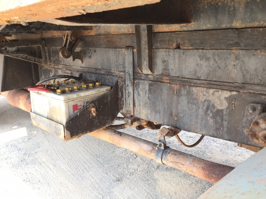 รถอีซูซุ 6 ล้อดั้ม  160 แรงม้า  ปี 33.   สนใจติดต่อ  081 - 6079515