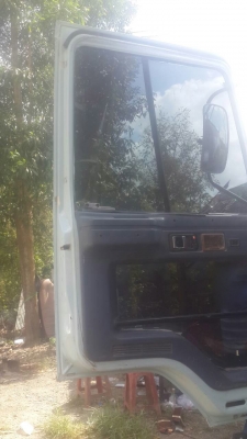 รถอีซูซุ 6 ล้อดั้ม  160 แรงม้า  ปี 33.   สนใจติดต่อ  081 - 6079515