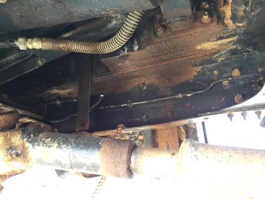 รถอีซูซุ 6 ล้อดั้ม  160 แรงม้า  ปี 33.   สนใจติดต่อ  081 - 6079515