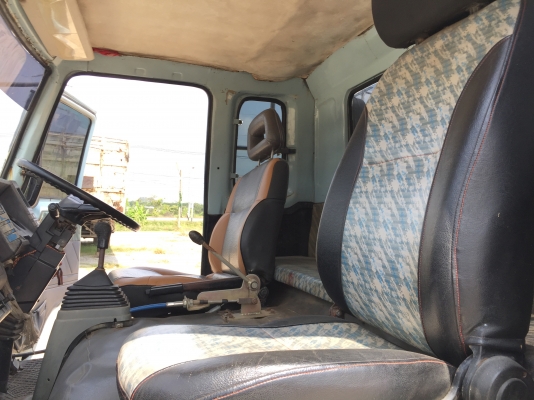 รถอีซูซุ 6 ล้อดั้ม  160 แรงม้า  ปี 33.   สนใจติดต่อ  081 - 6079515