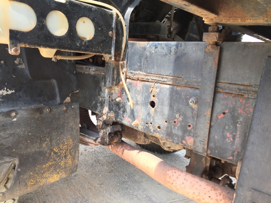 รถอีซูซุ 6 ล้อดั้ม  160 แรงม้า  ปี 33.   สนใจติดต่อ  081 - 6079515