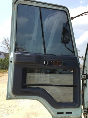 รถอีซูซุ 6 ล้อดั้ม  160 แรงม้า  ปี 33.   สนใจติดต่อ  081 - 6079515