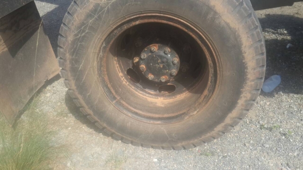 รถอีซูซุ 6 ล้อดั้ม  160 แรงม้า  ปี 33.   สนใจติดต่อ  081 - 6079515