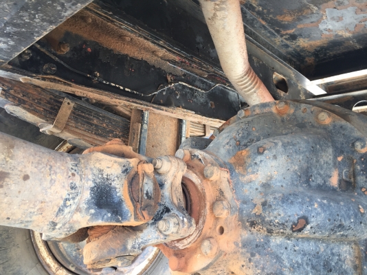 รถอีซูซุ 6 ล้อดั้ม  160 แรงม้า  ปี 33.   สนใจติดต่อ  081 - 6079515