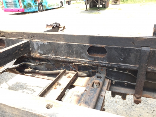 รถอีซูซุ 6 ล้อดั้ม  160 แรงม้า  ปี 33.   สนใจติดต่อ  081 - 6079515