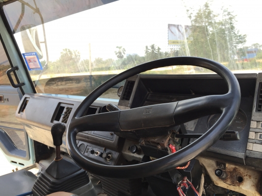 รถอีซูซุ 6 ล้อดั้ม  160 แรงม้า  ปี 33.   สนใจติดต่อ  081 - 6079515