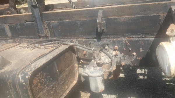 รถอีซูซุ 6 ล้อดั้ม  160 แรงม้า  ปี 33.   สนใจติดต่อ  081 - 6079515