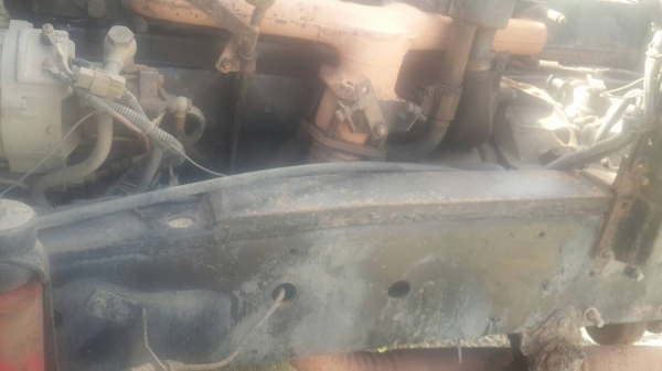 รถอีซูซุ 6 ล้อดั้ม  160 แรงม้า  ปี 33.   สนใจติดต่อ  081 - 6079515