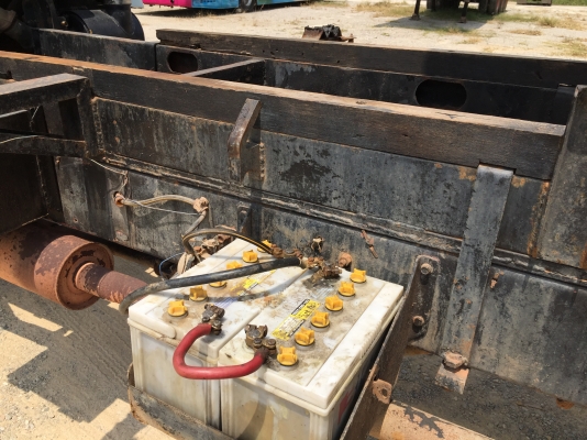 รถอีซูซุ 6 ล้อดั้ม  160 แรงม้า  ปี 33.   สนใจติดต่อ  081 - 6079515