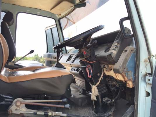 รถอีซูซุ 6 ล้อดั้ม  160 แรงม้า  ปี 33.   สนใจติดต่อ  081 - 6079515