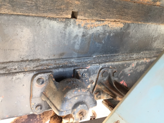 รถอีซูซุ 6 ล้อดั้ม  160 แรงม้า  ปี 33.   สนใจติดต่อ  081 - 6079515